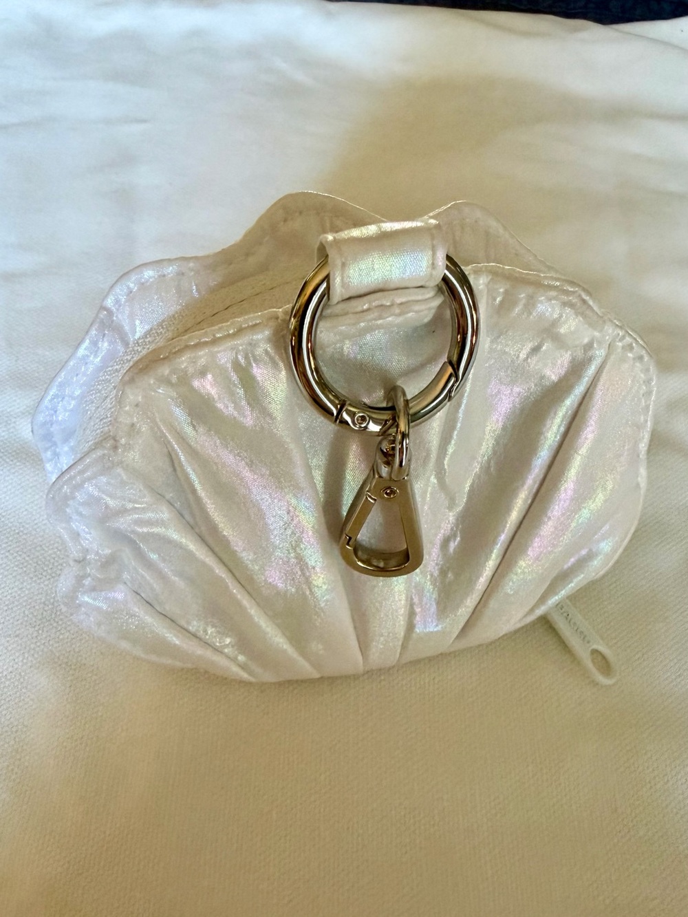 Baggu Shell Clam Bag Charm - Pearl Metallic